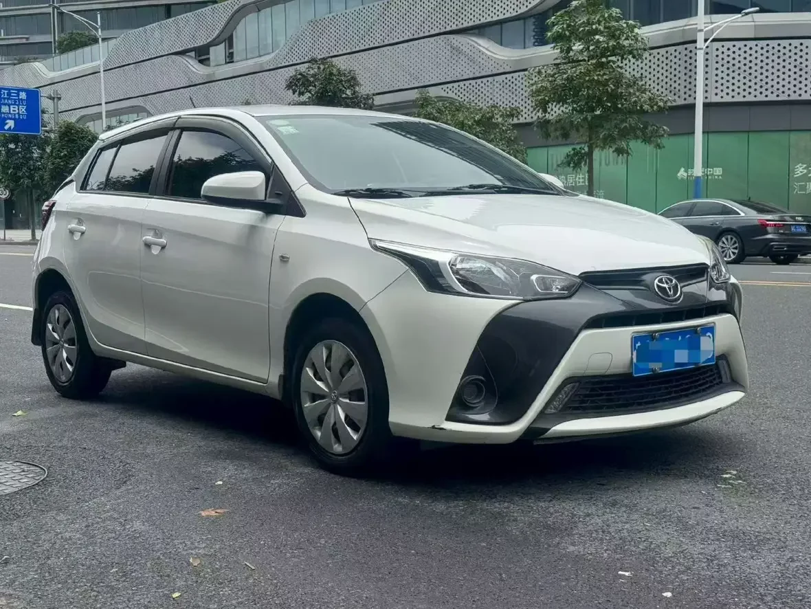 Toyota Yaris L