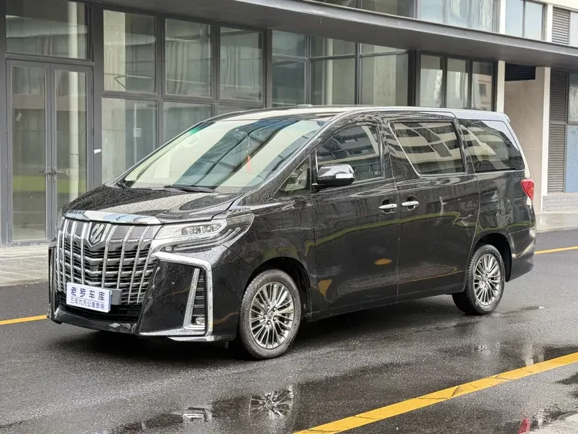 Toyota Alphard (Elfa)  из Китая