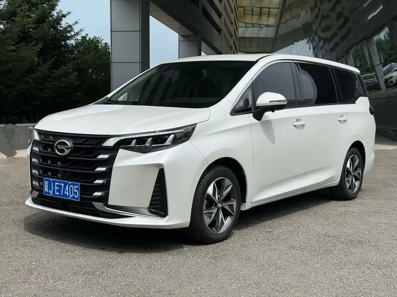 GAC Trumpchi M6  из Китая