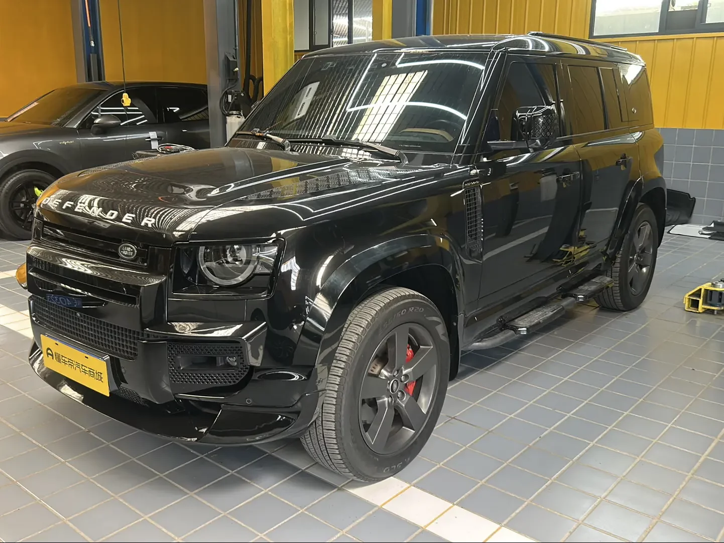 Land Rover guard