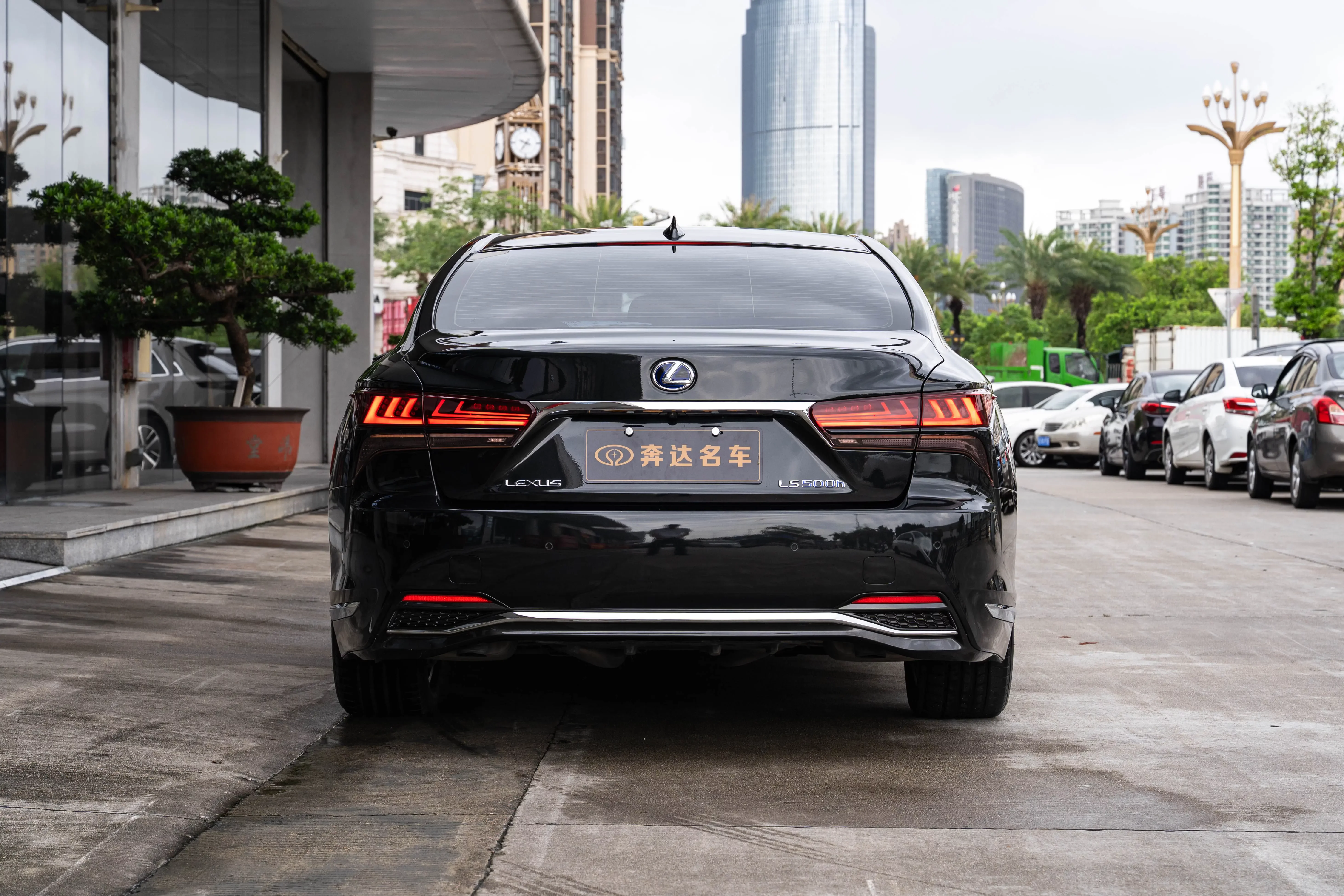 Lexus LS