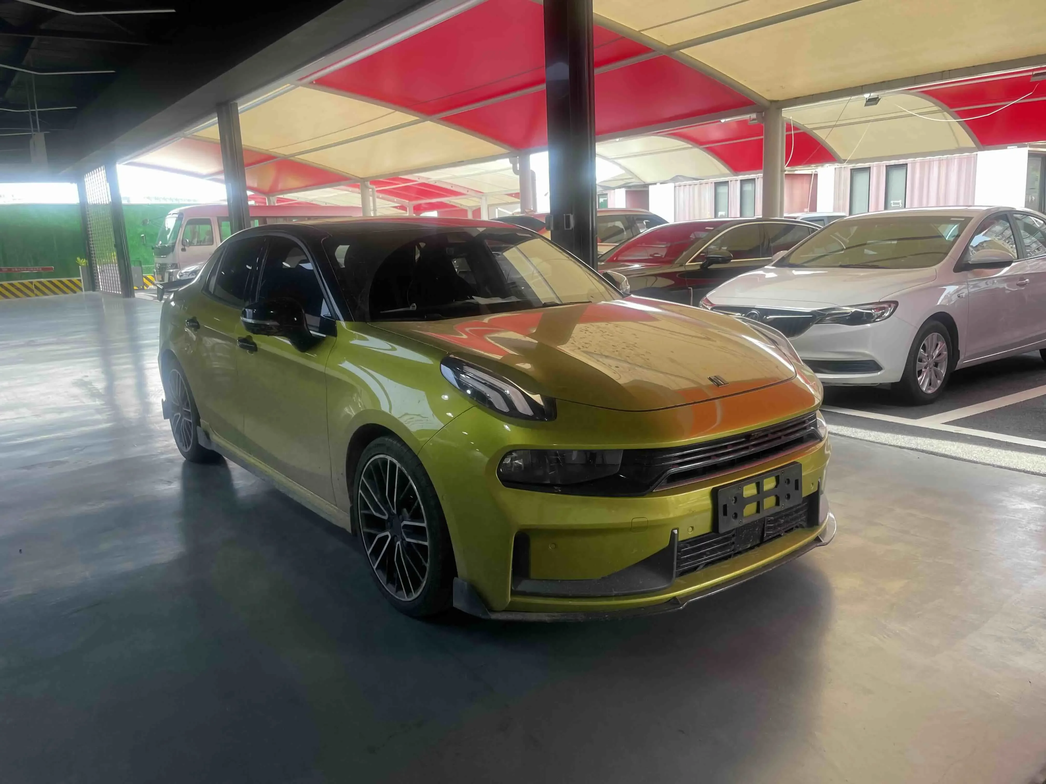Lynk & Co 03