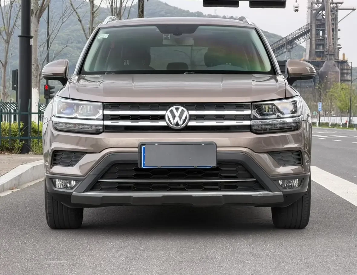 Volkswagen Tharu