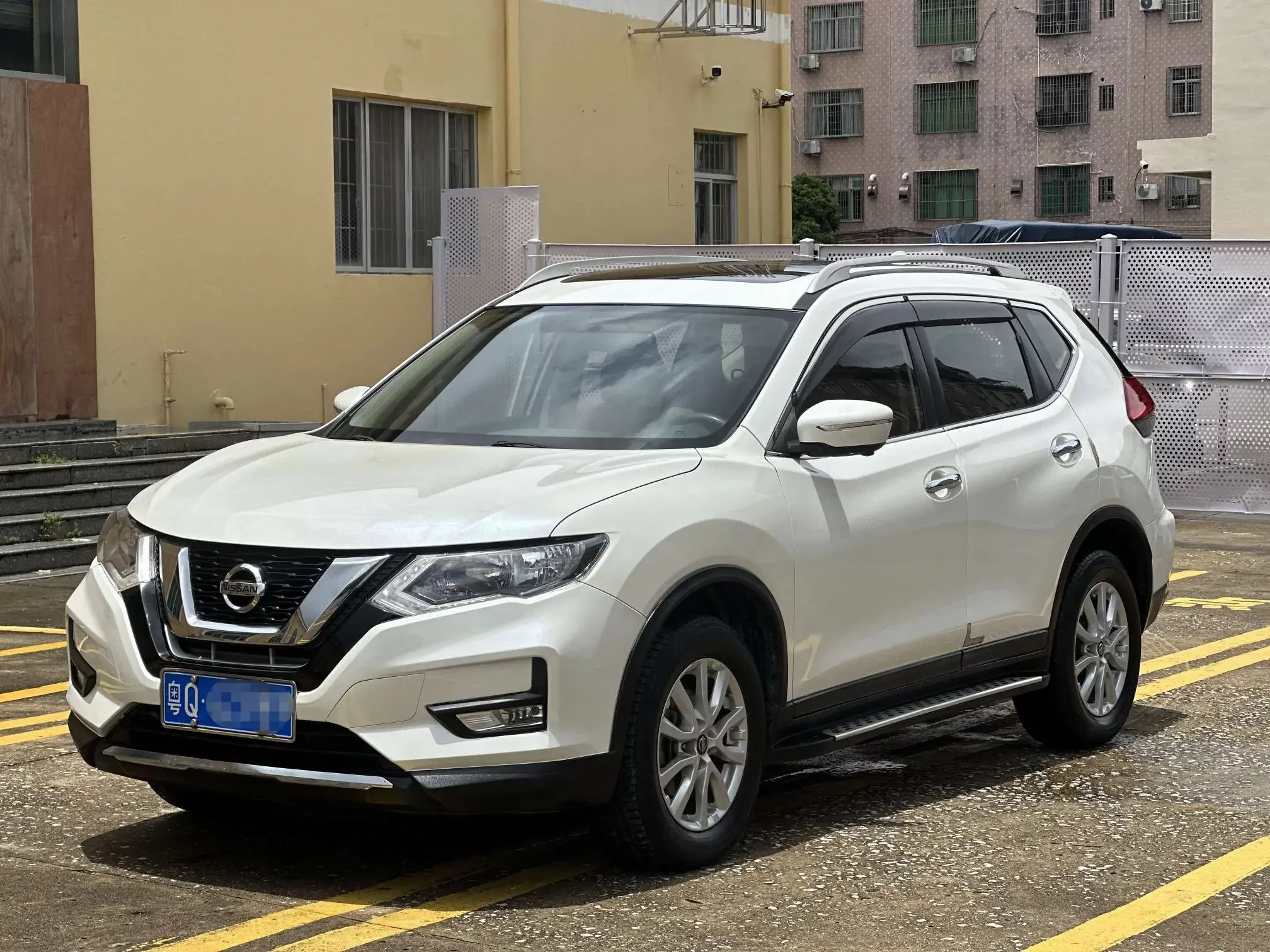Nissan X-Trail (Qijun)  из Китая