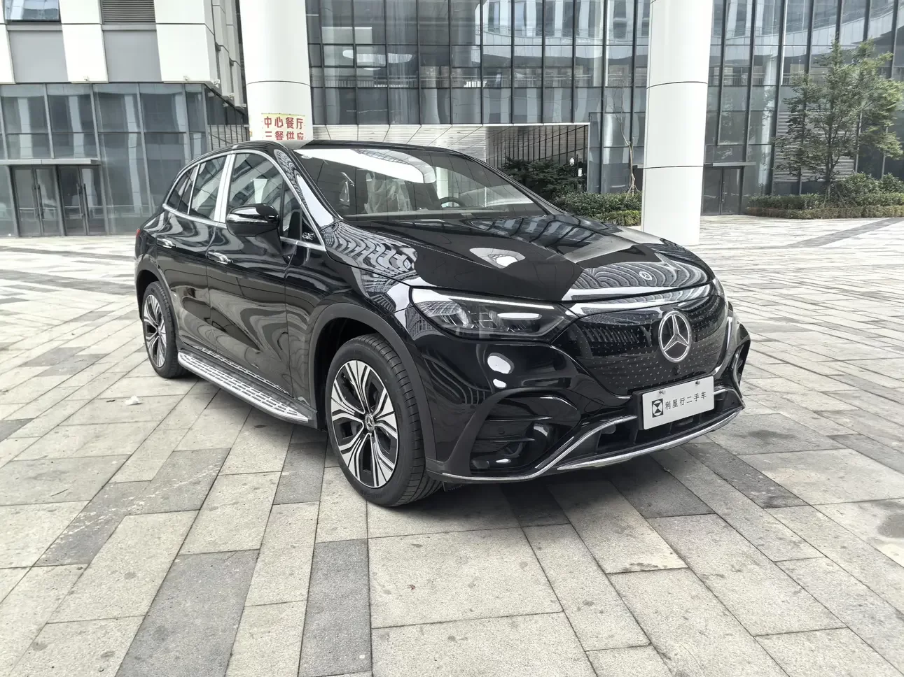 Mercedes-Benz EQE SUV