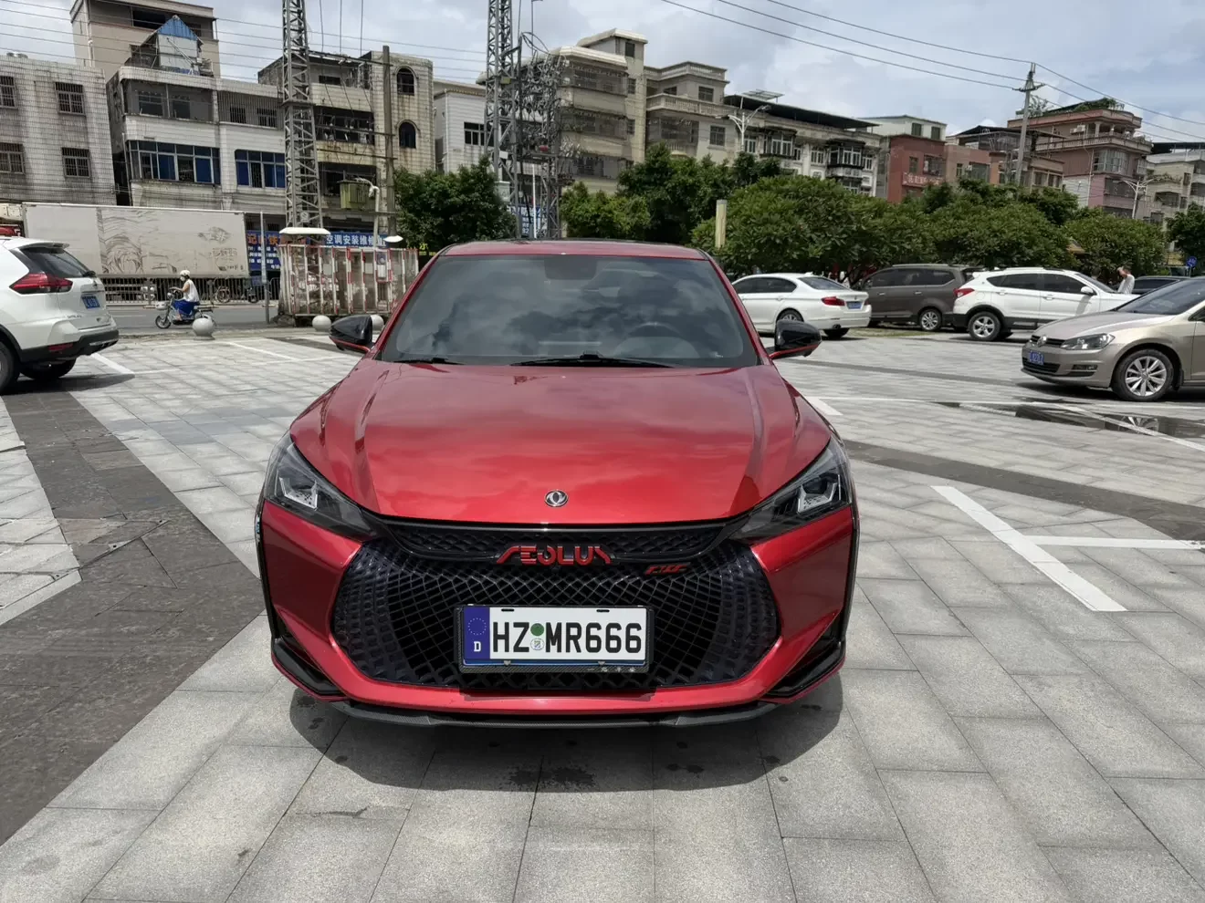 Dongfeng Yixuan  из Китая