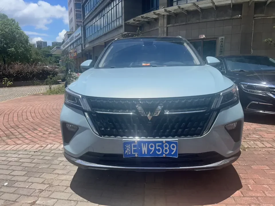 Wuling Asta