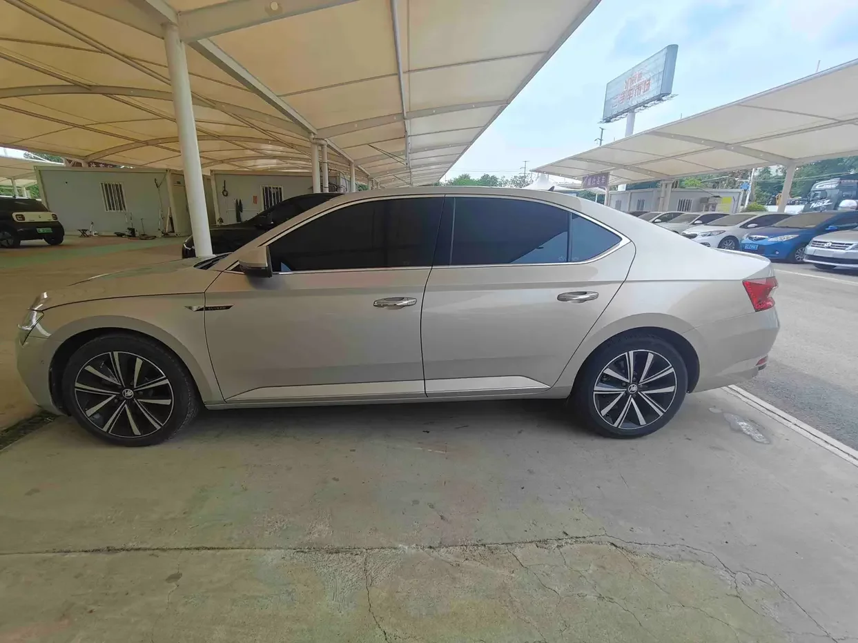 Skoda SuperB