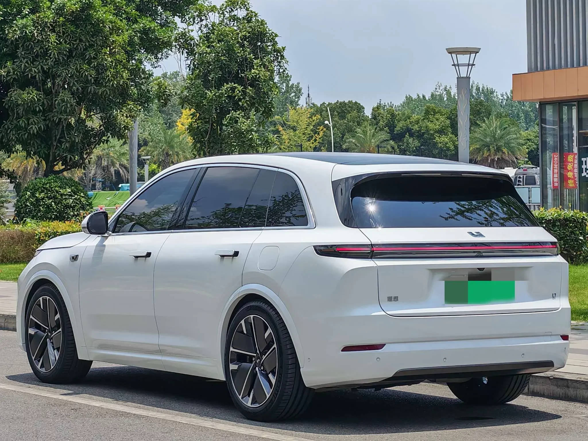 Lixiang L7