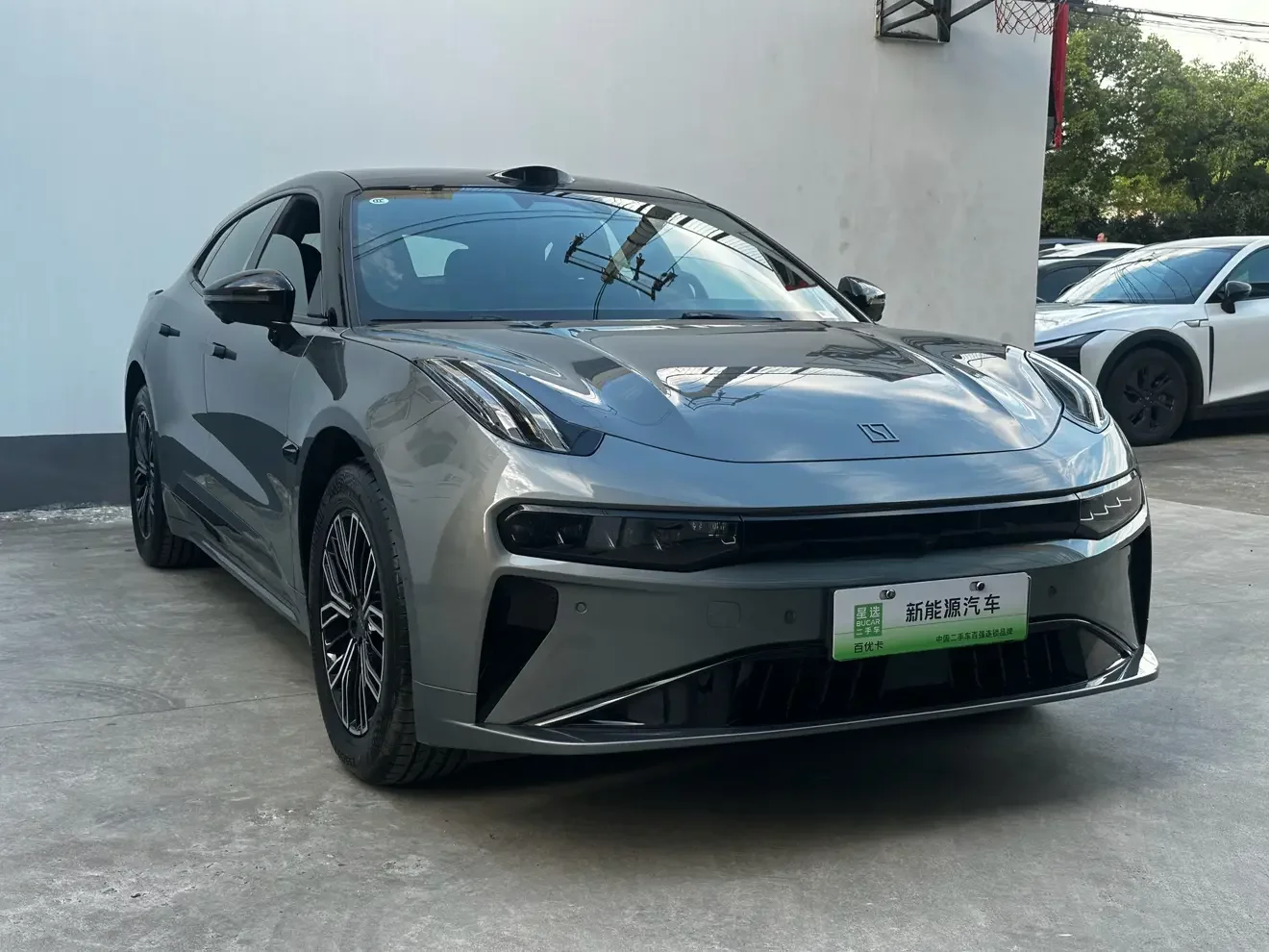 ZEEKR 001