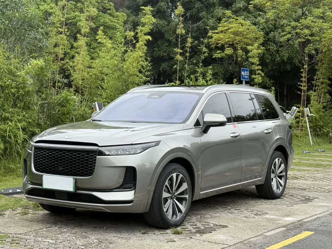 Li ONE (Ideal ONE)  из Китая
