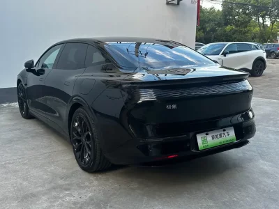 ZEEKR 007