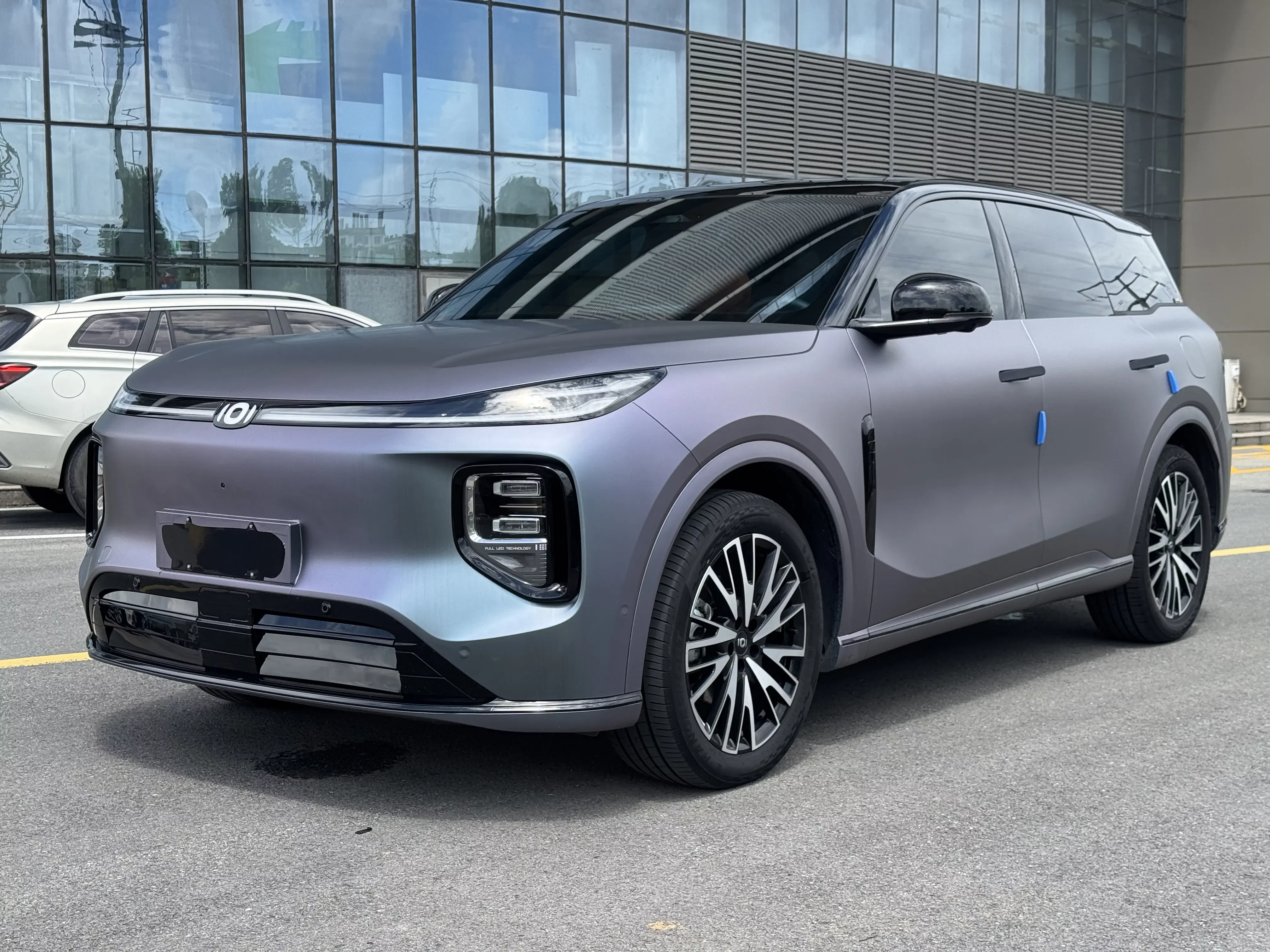Changan Qiyuan Q07  из Китая