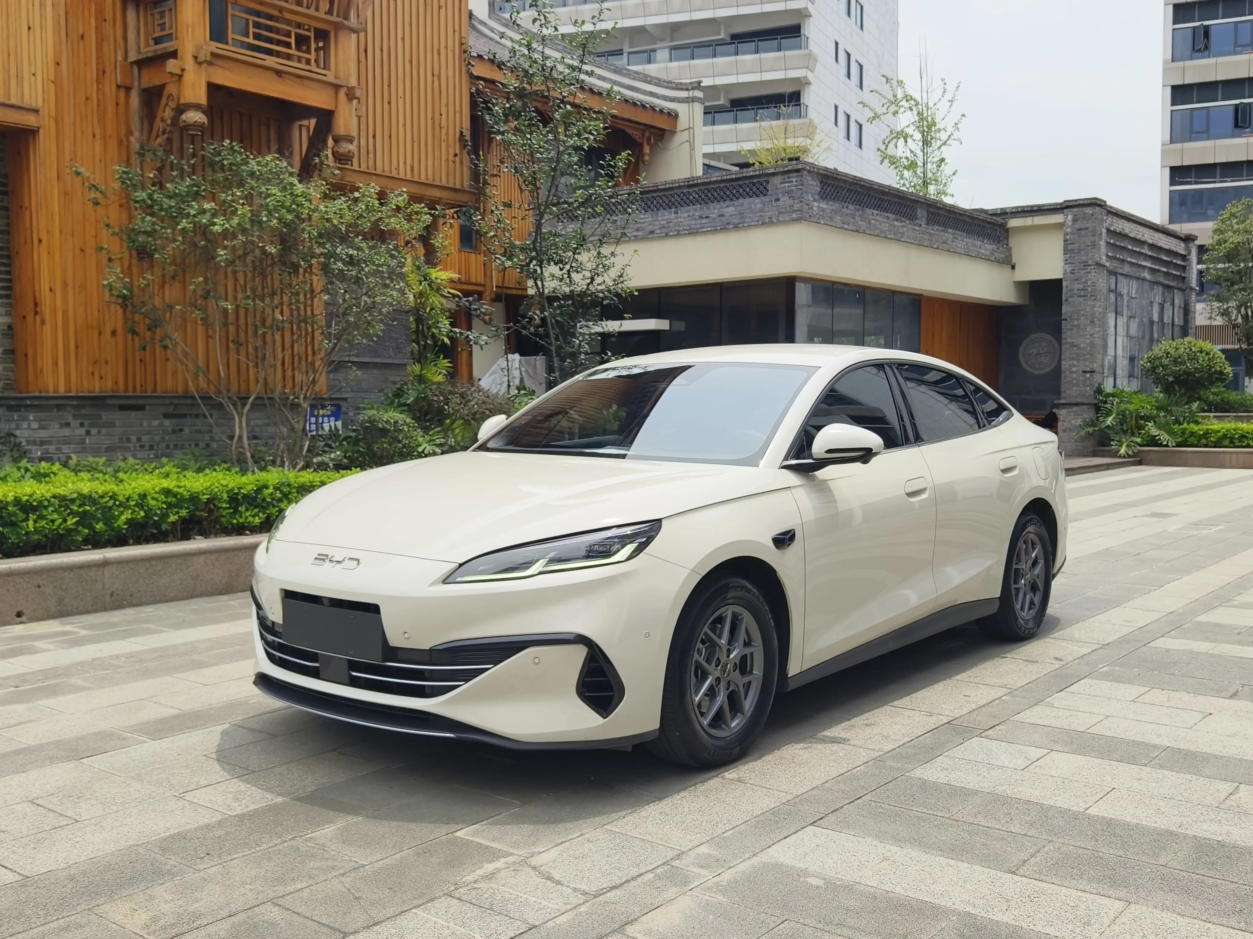 BYD Seal 06DM  из Китая