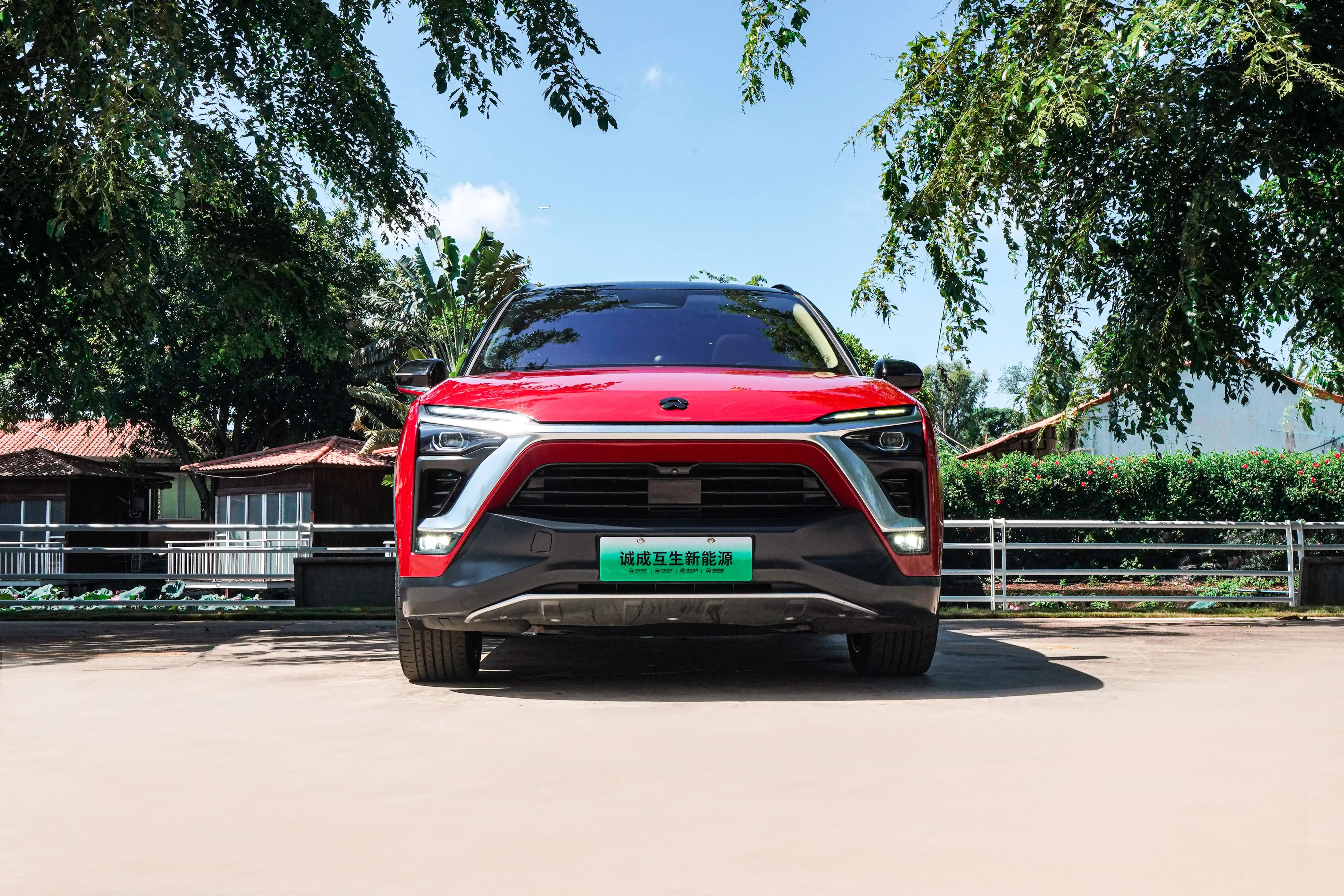 NIO ES8  из Китая