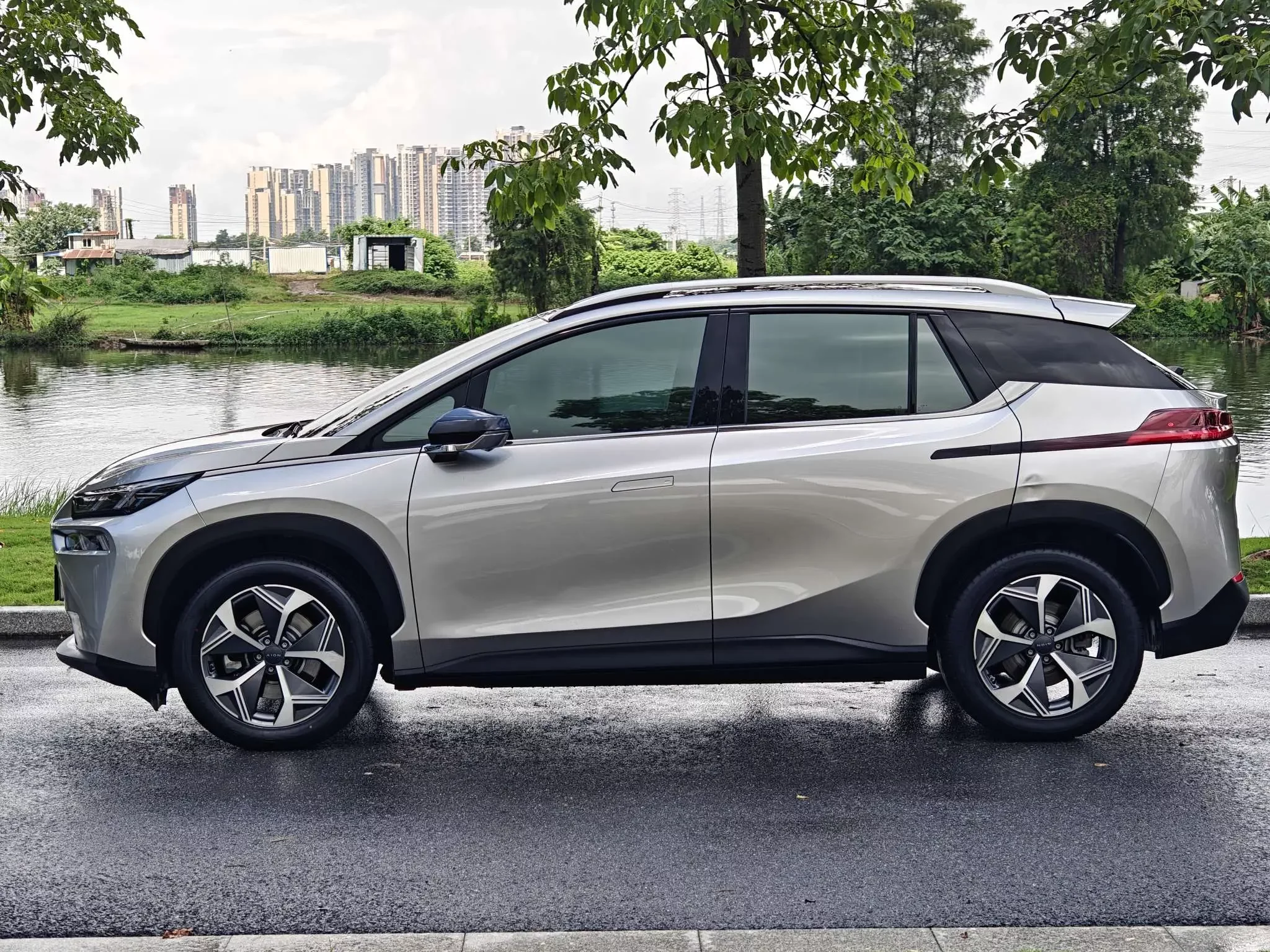 GAC AION V