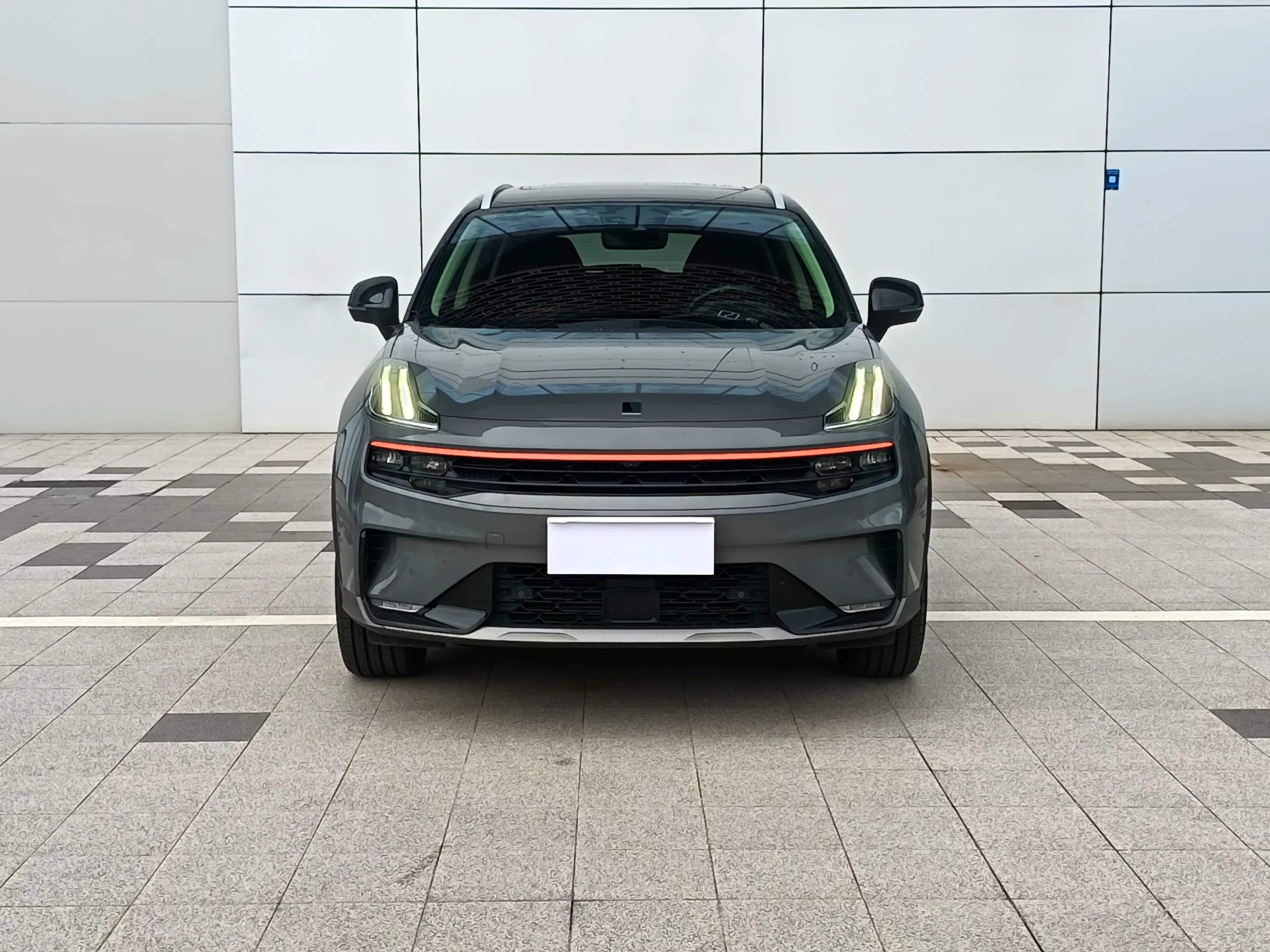 Lynk & Co 06
