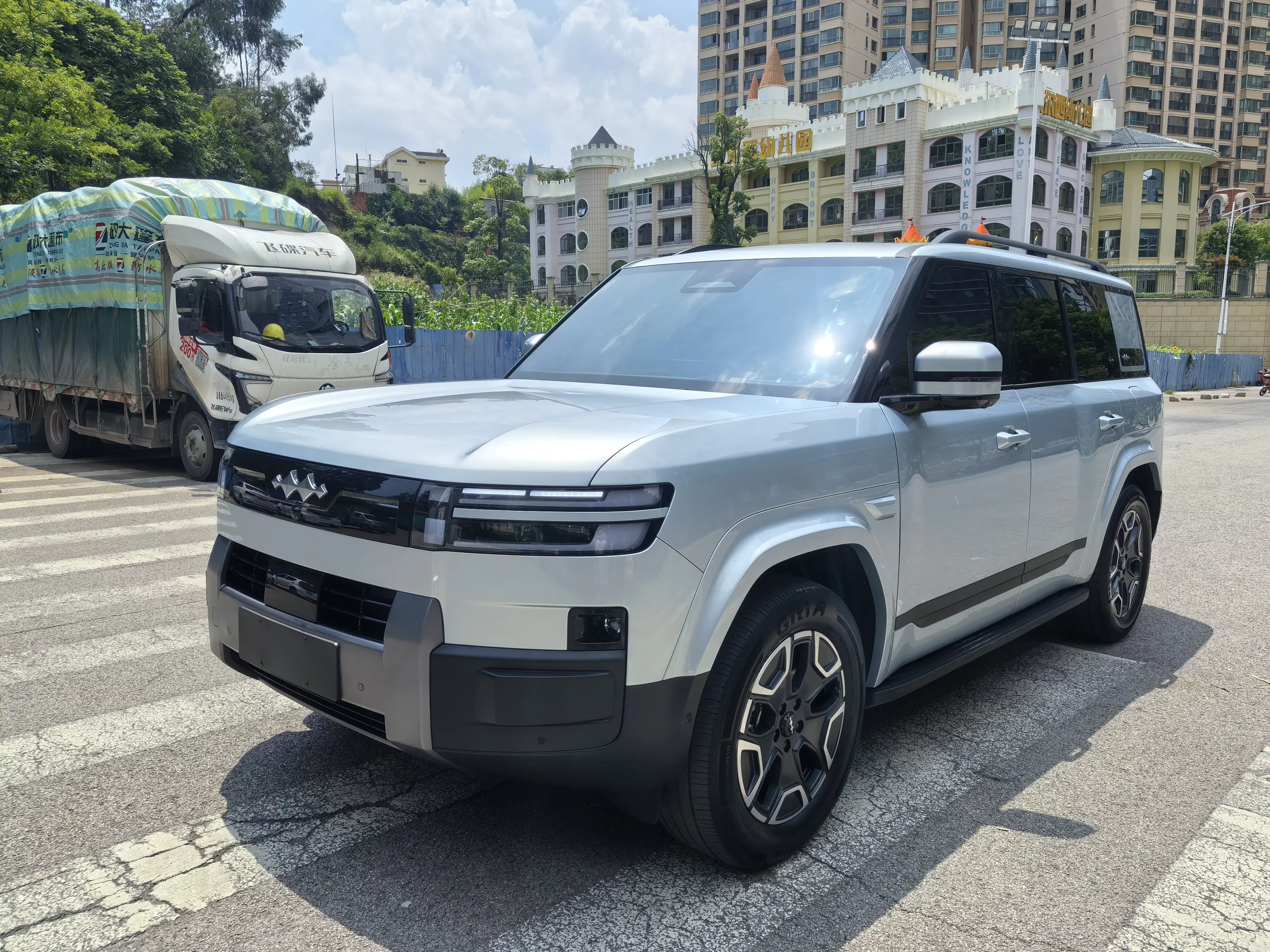BYD Leopard Titanium 7 PHEV