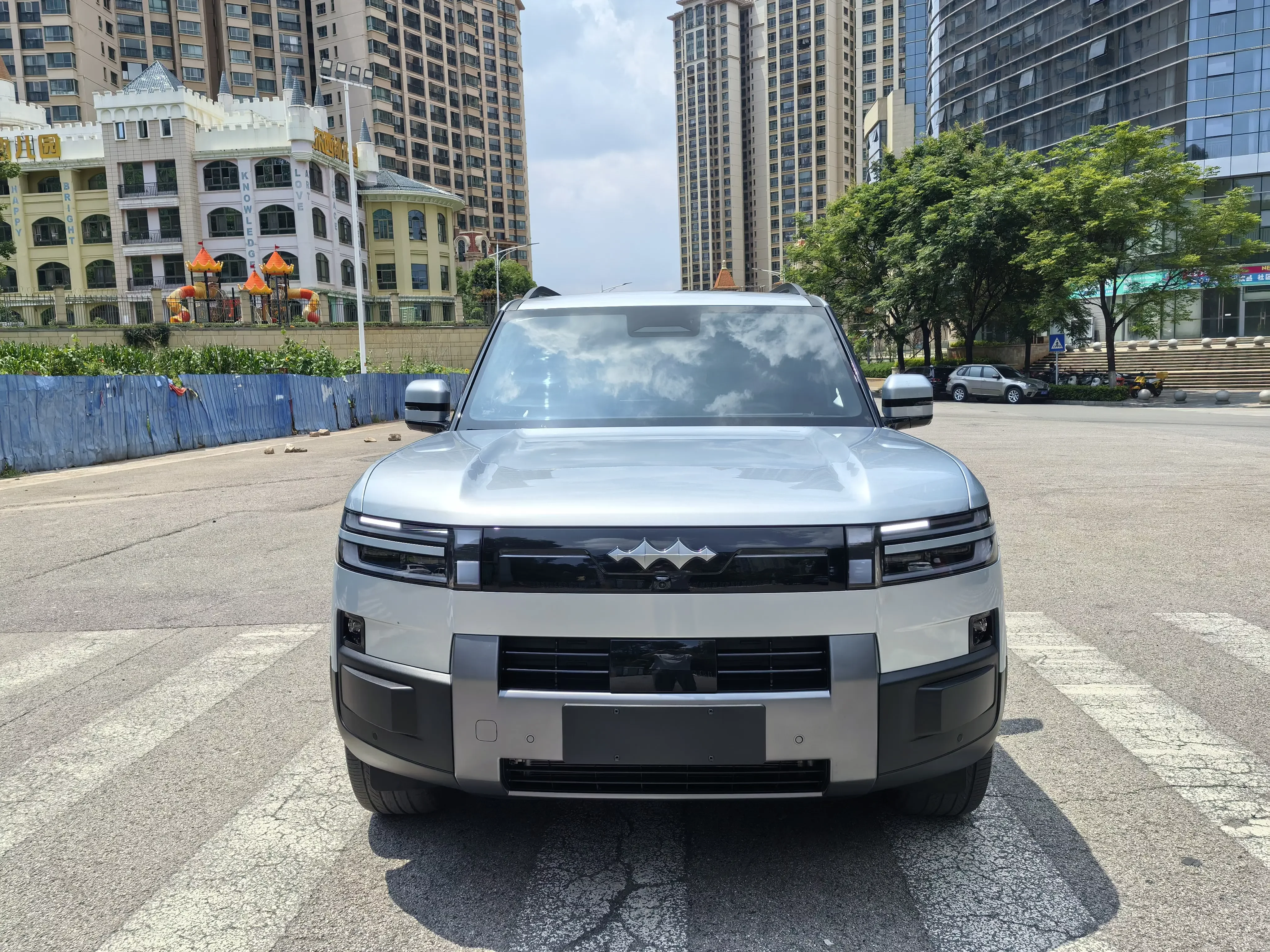 BYD Leopard Titanium 7 PHEV