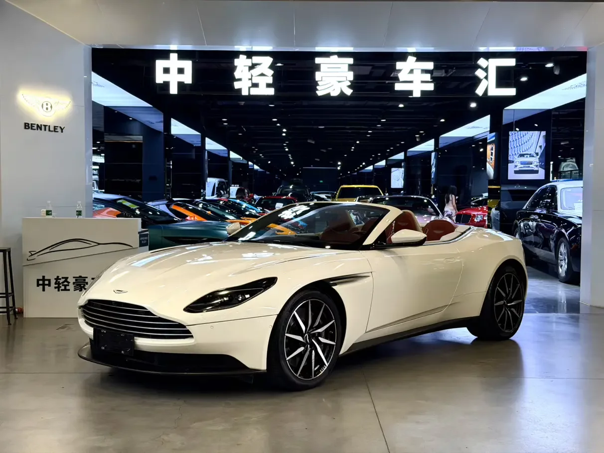 Aston Martin DB11