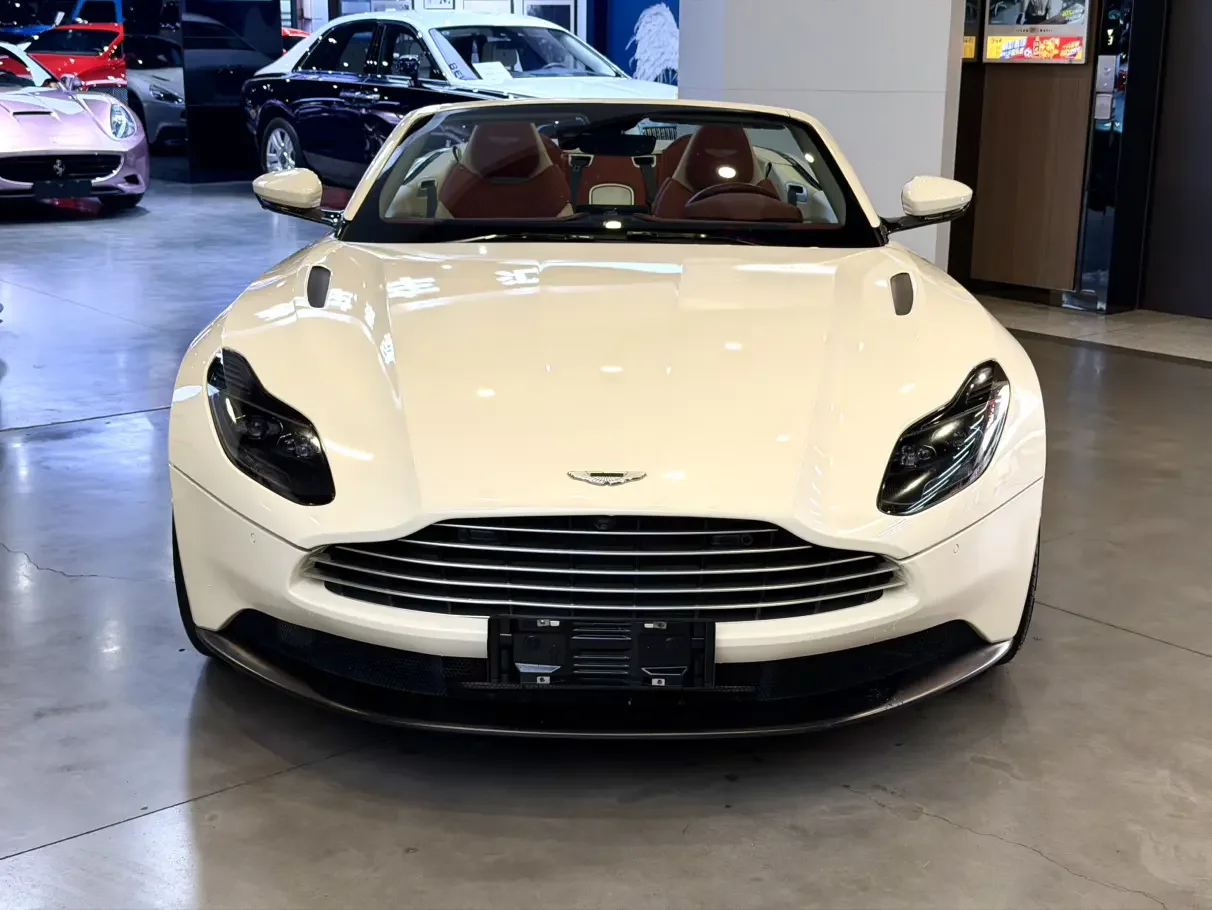 Aston Martin DB11