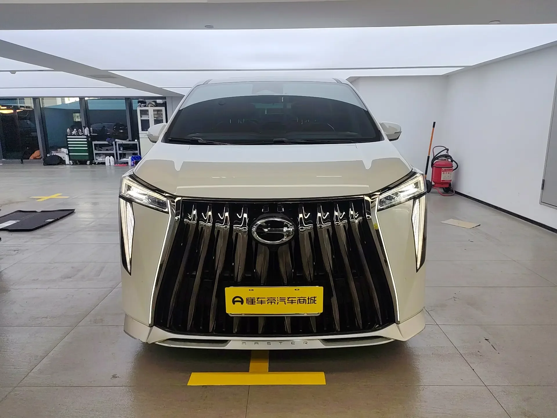 GAC Trumpchi M8  из Китая