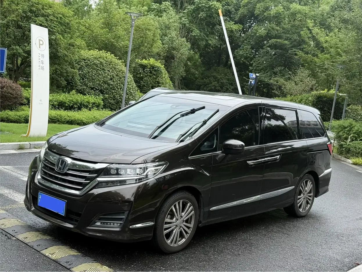 Honda Elysion (Alison)  из Китая
