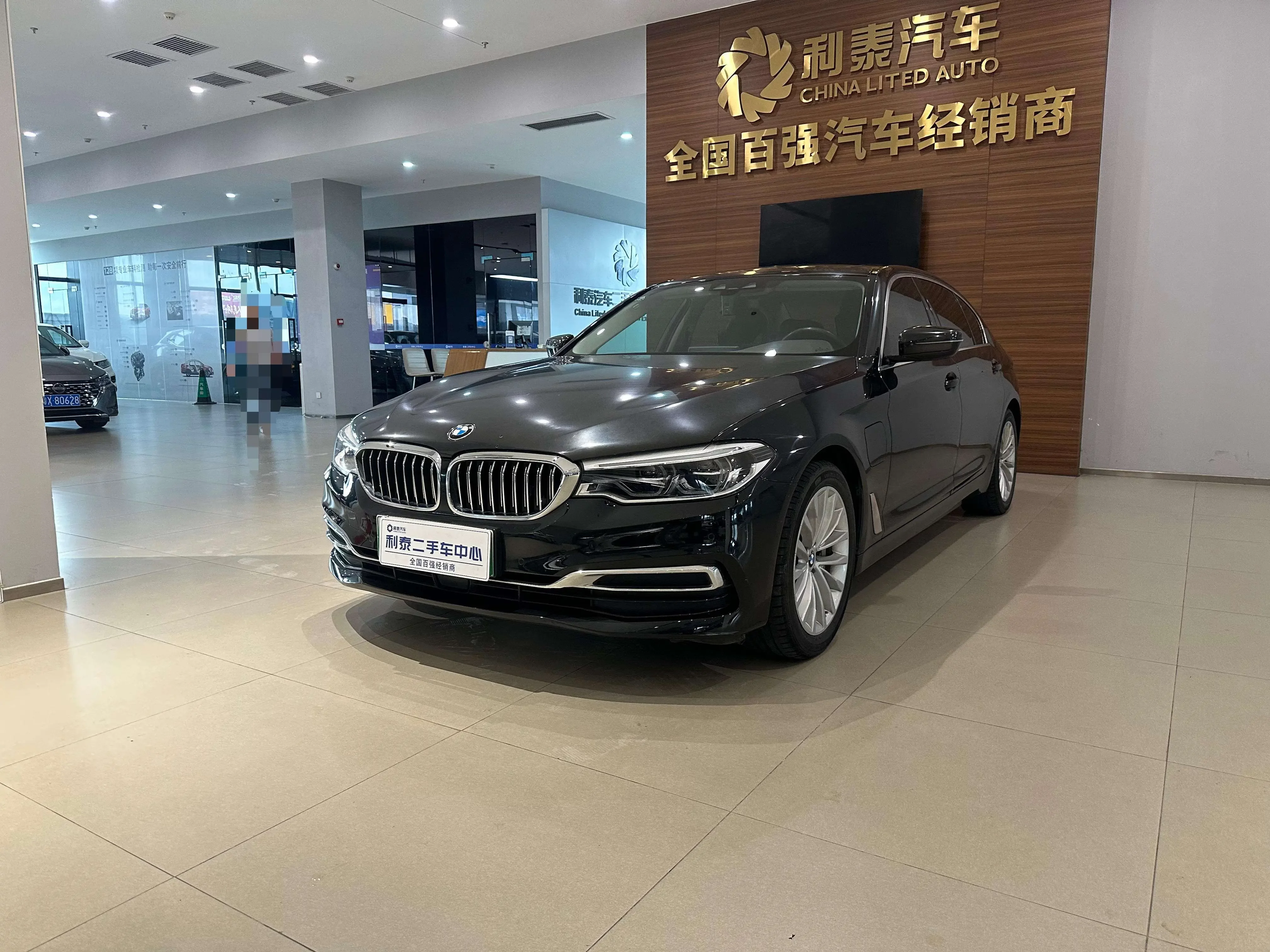 BMW 5 Series PHEV  из Китая