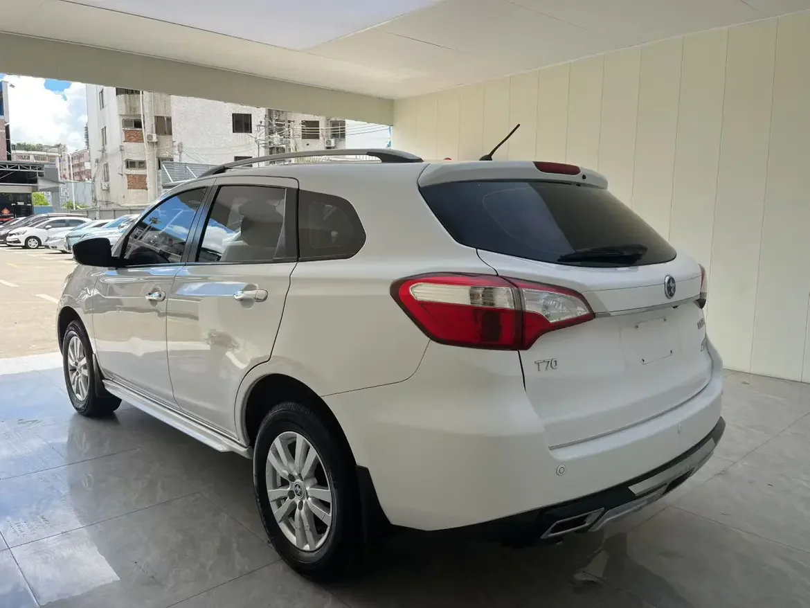 Kai Chen Venucia T70
