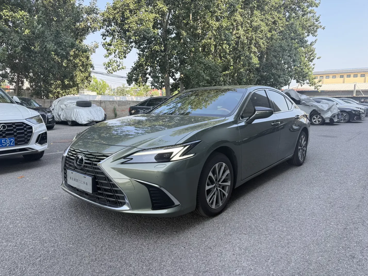 Lexus ES