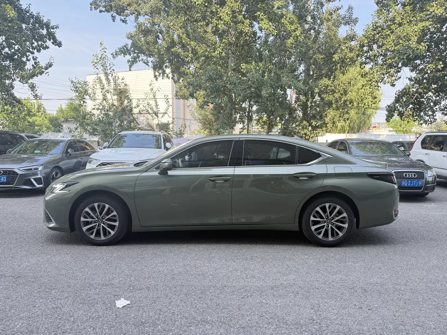 Lexus ES
