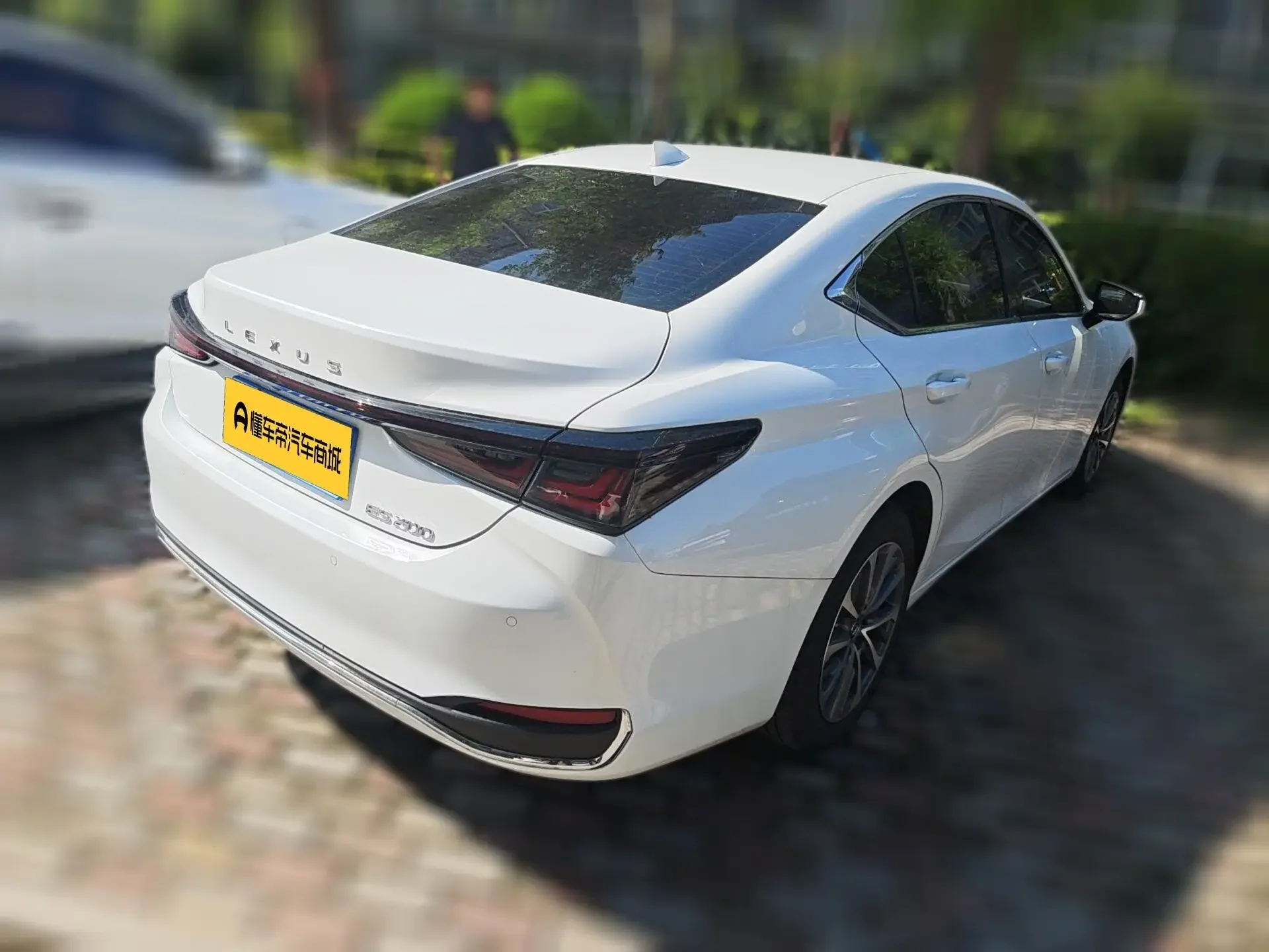 Lexus ES