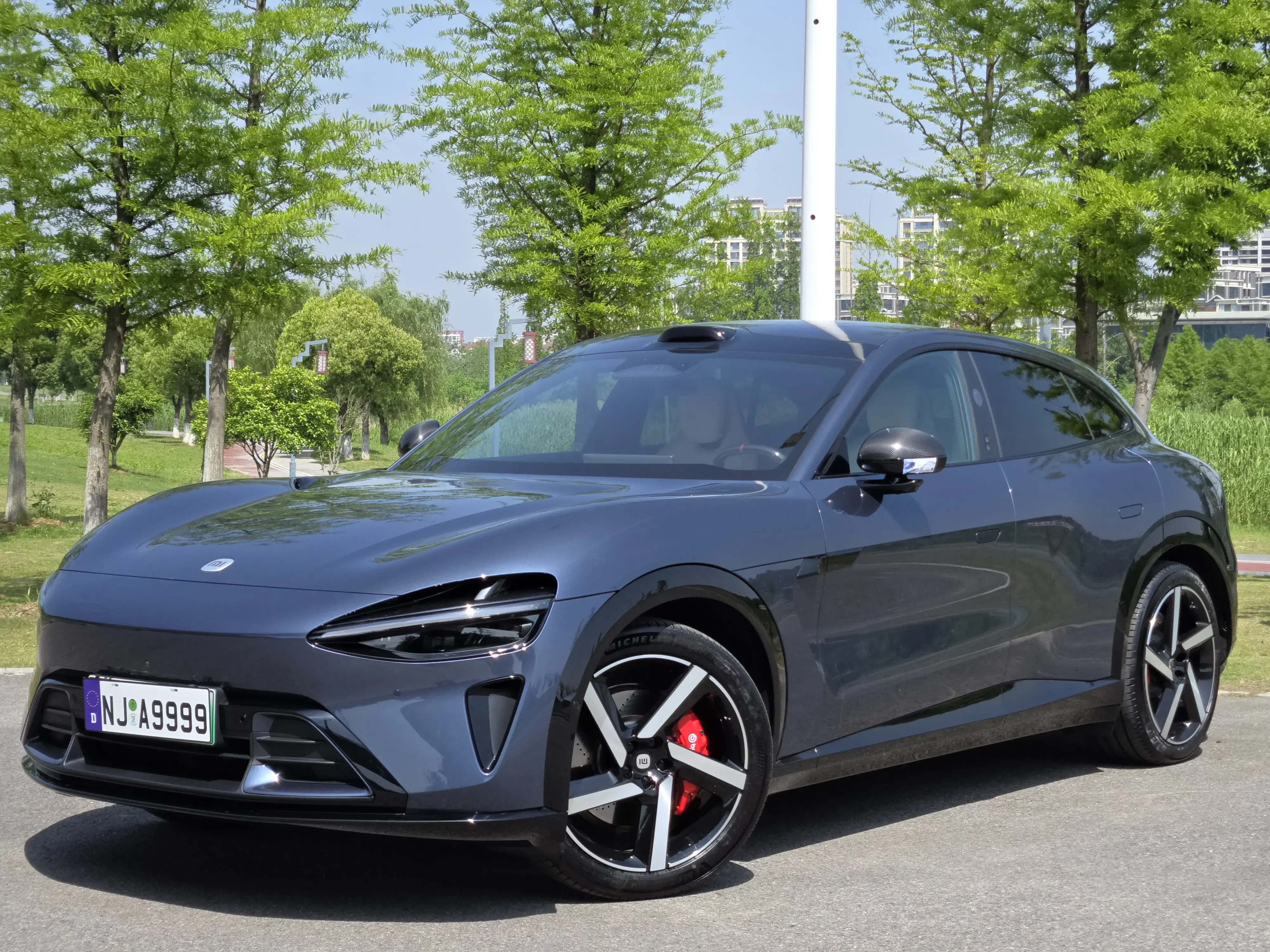 Xiaomi car Xiaomi YU7  из Китая