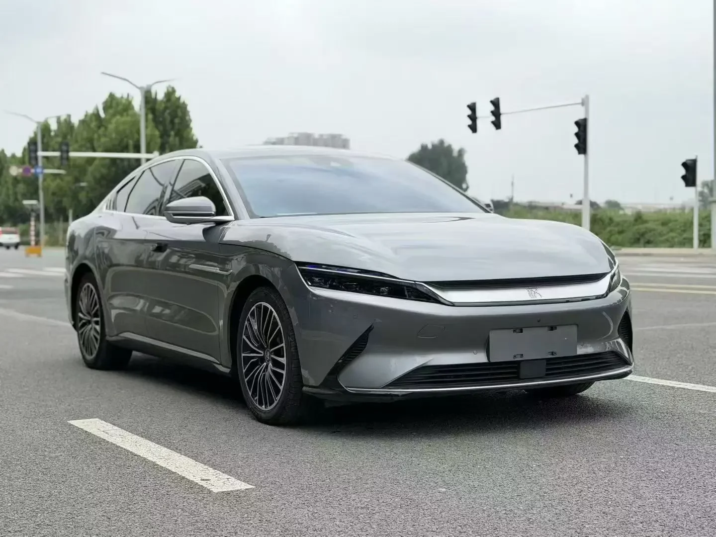 BYD Han EV