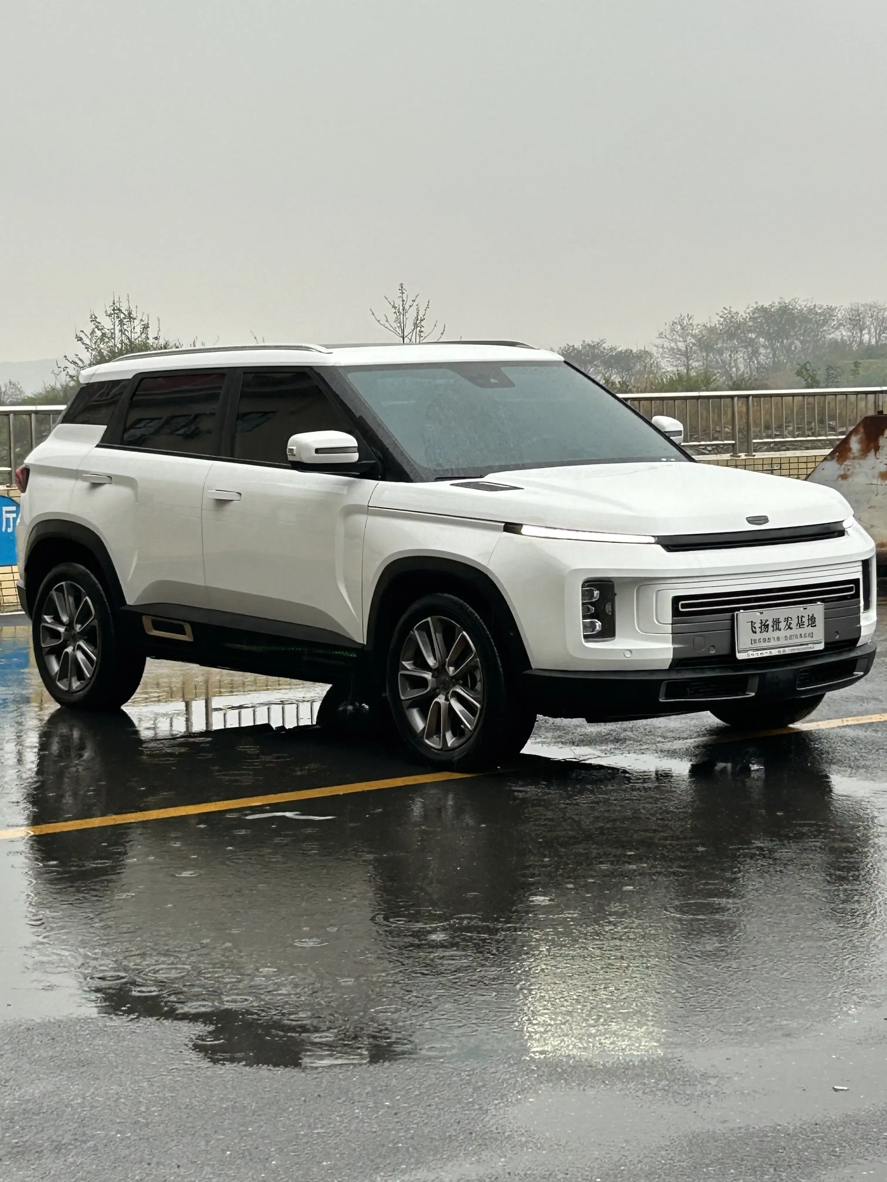 Geely ICON