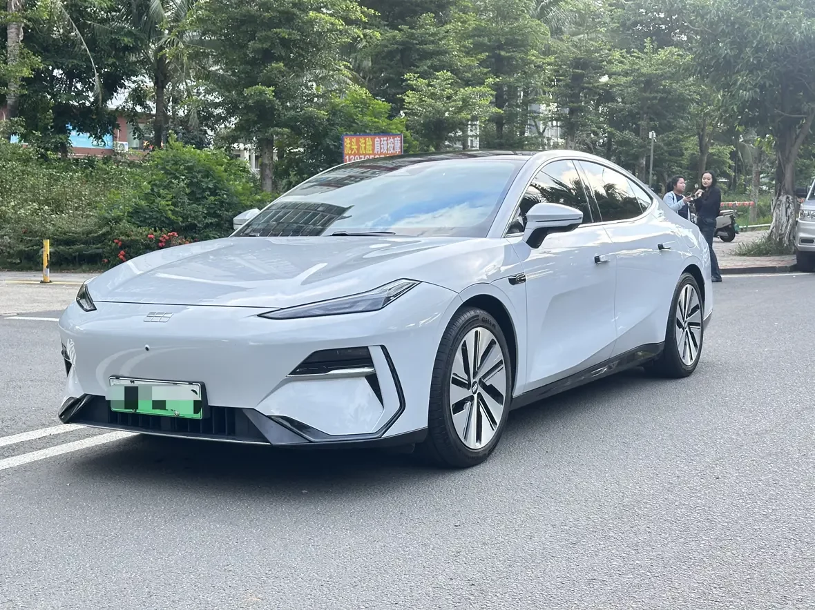 Geely Galaxy E8  из Китая