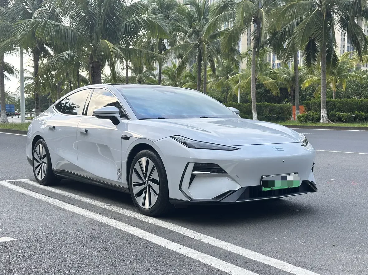 Geely Galaxy E8