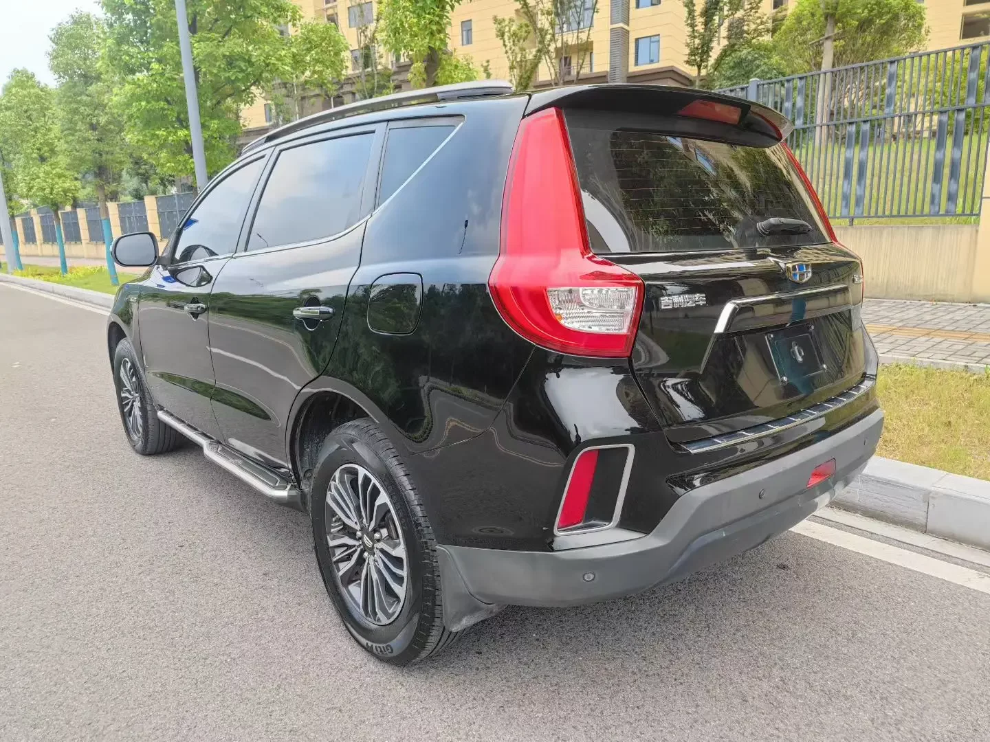 Geely Vision X6