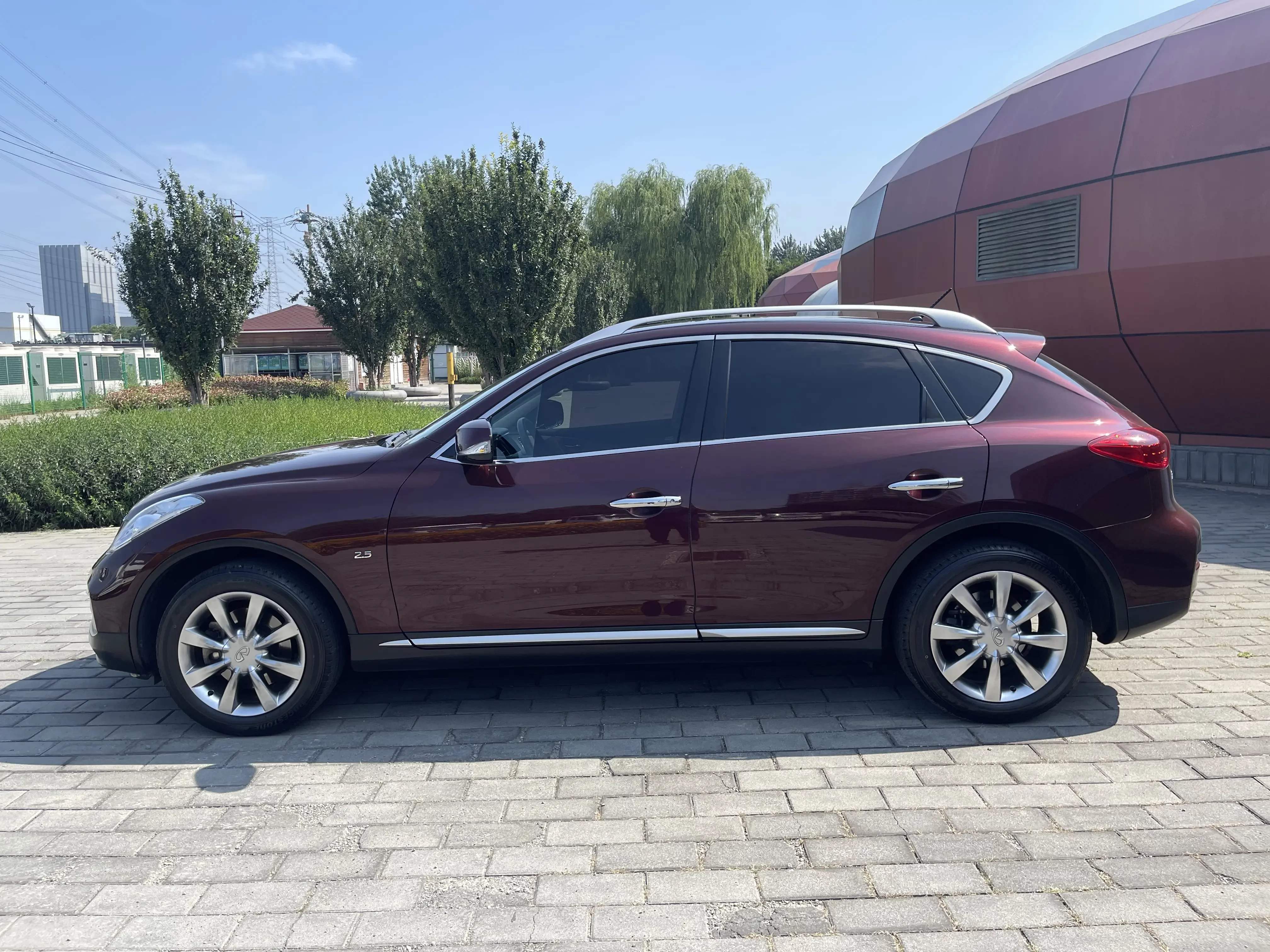 Infiniti QX50