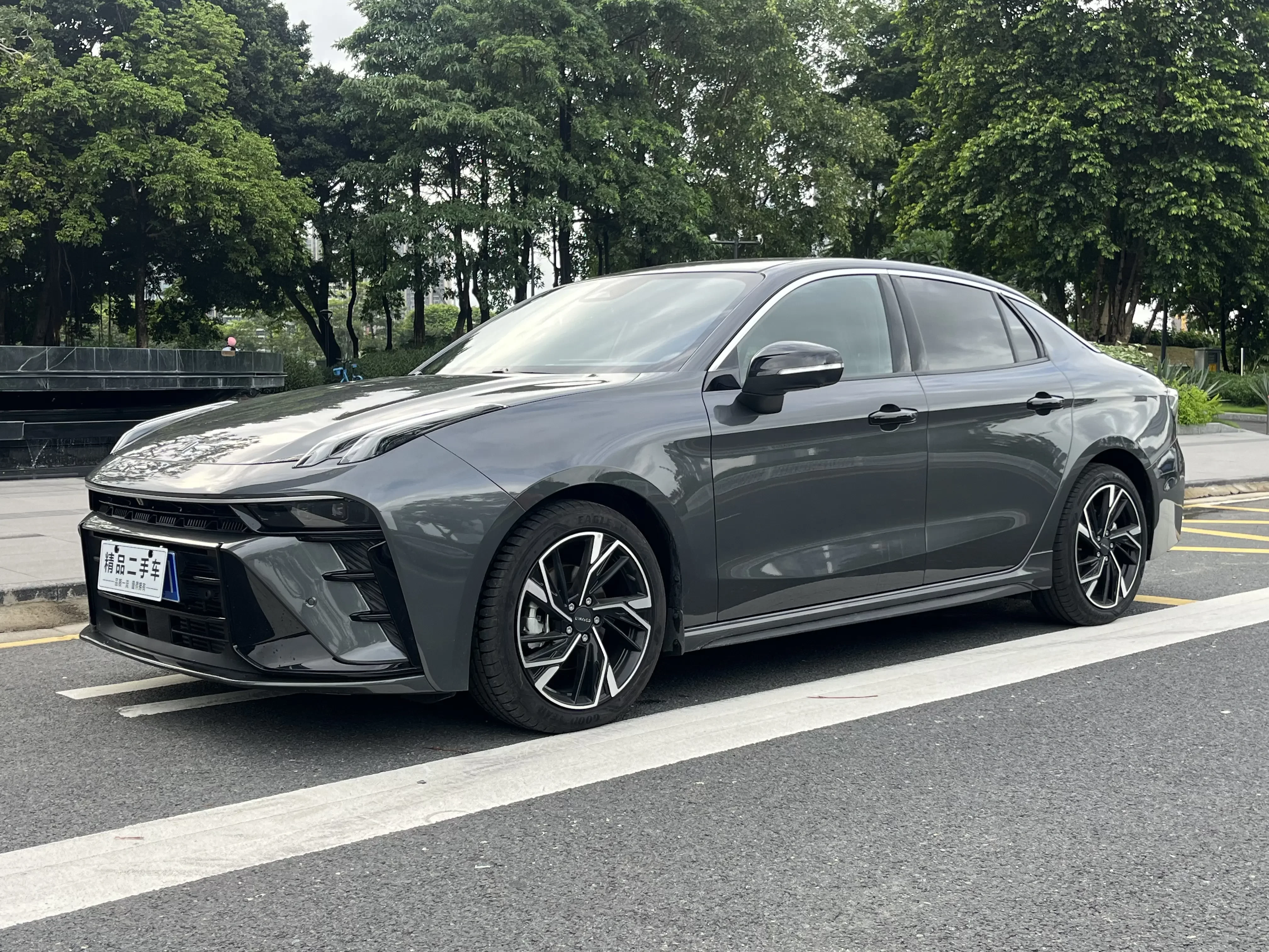 Lynk & Co 03