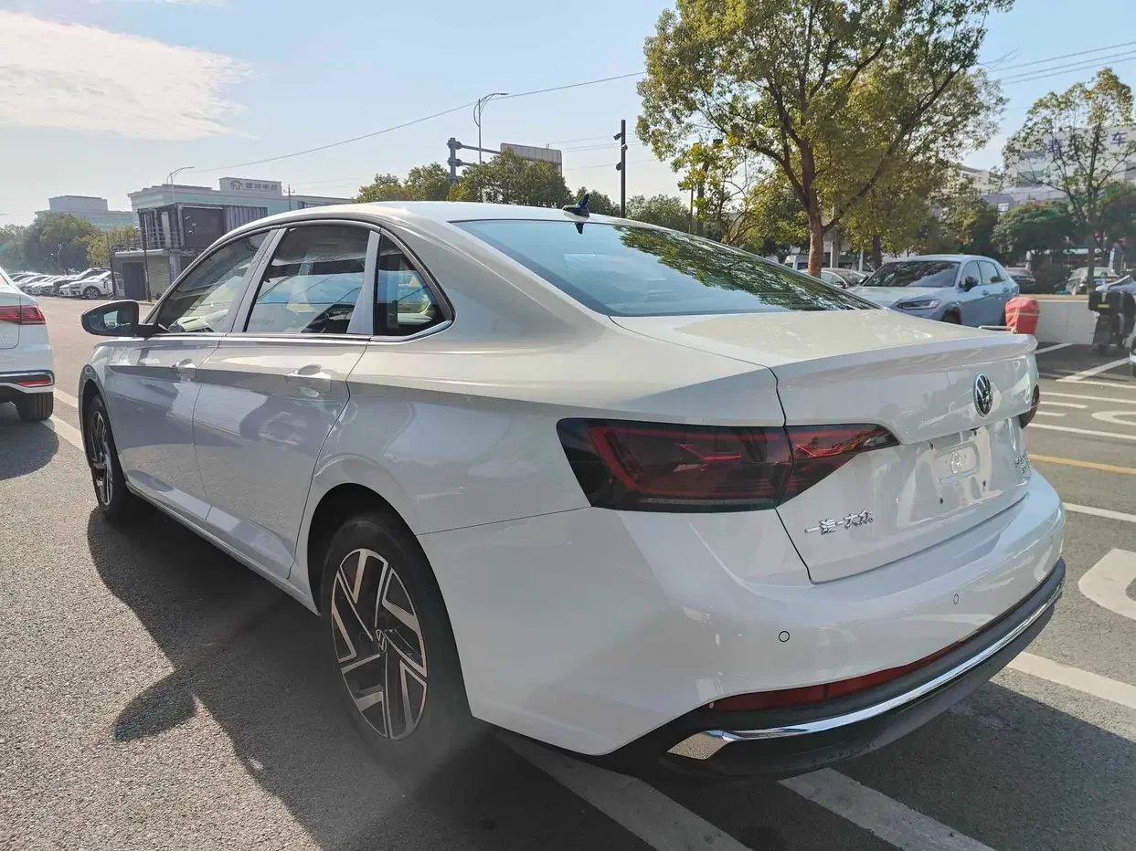 Volkswagen Sagitar