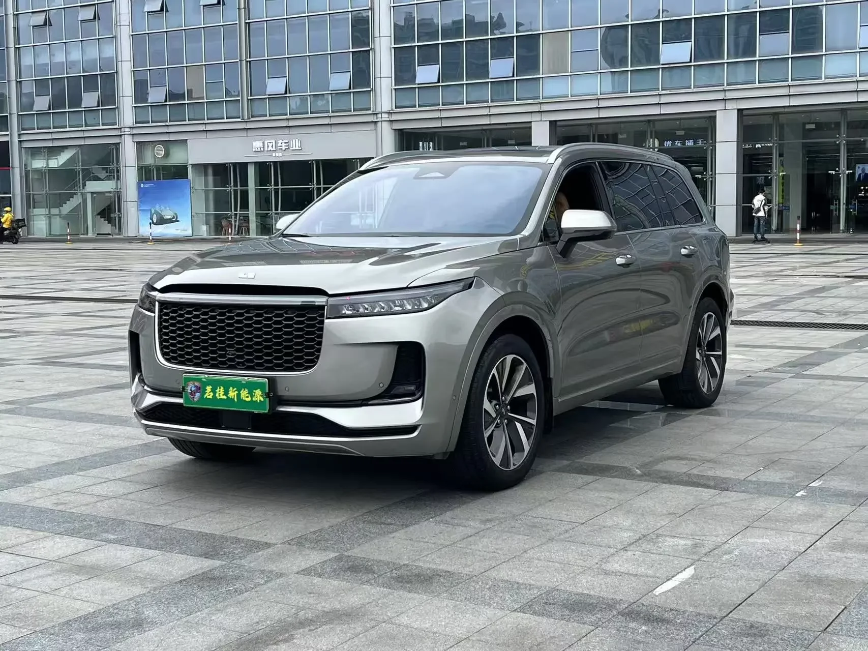 Li ONE (Ideal ONE)  из Китая