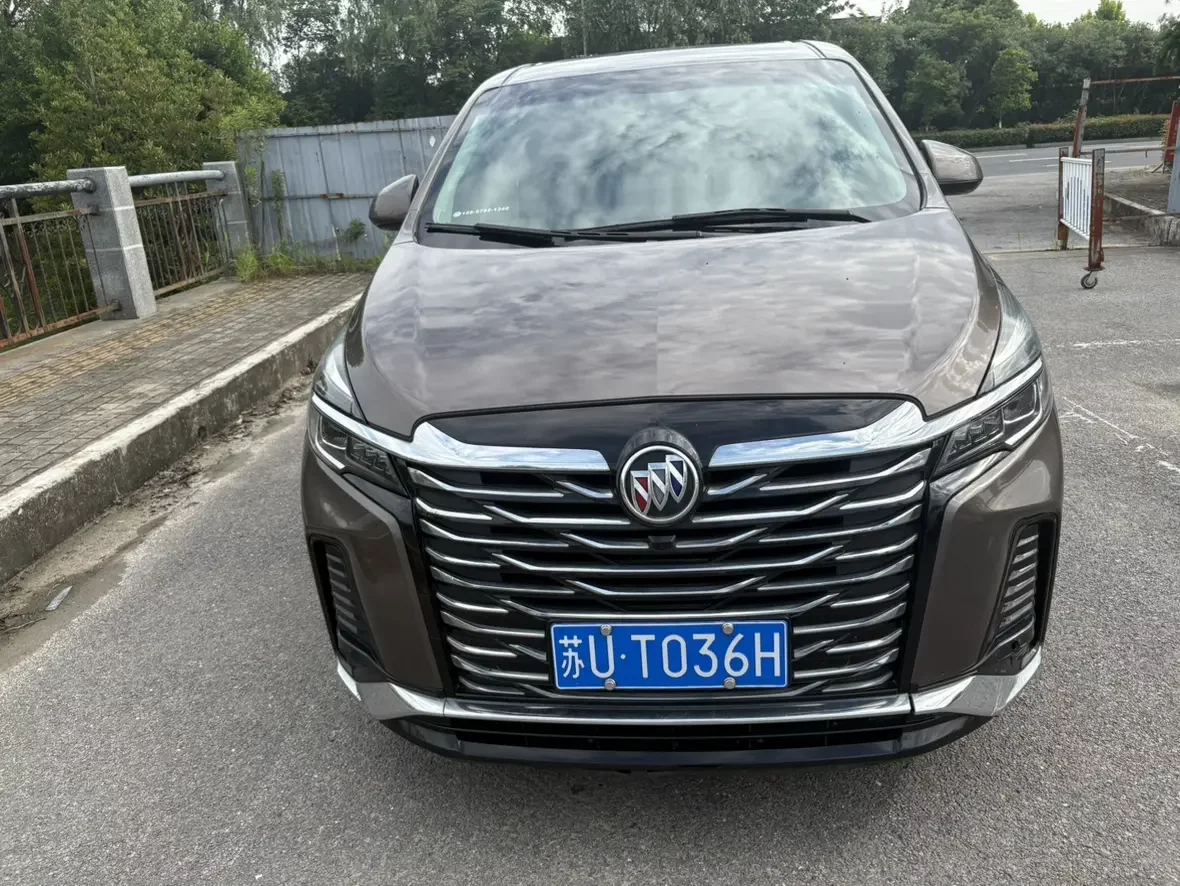 Buick GL8  из Китая