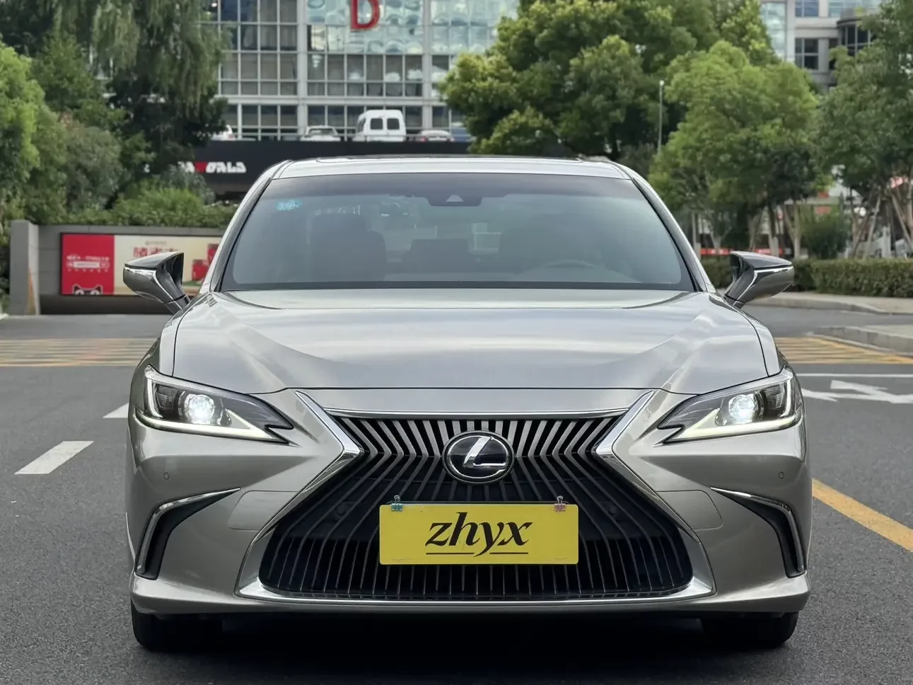Lexus ES