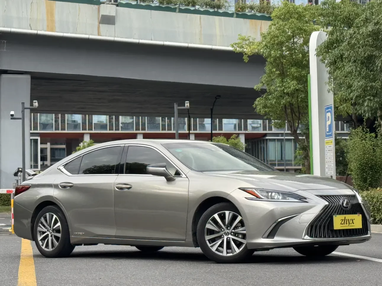 Lexus ES