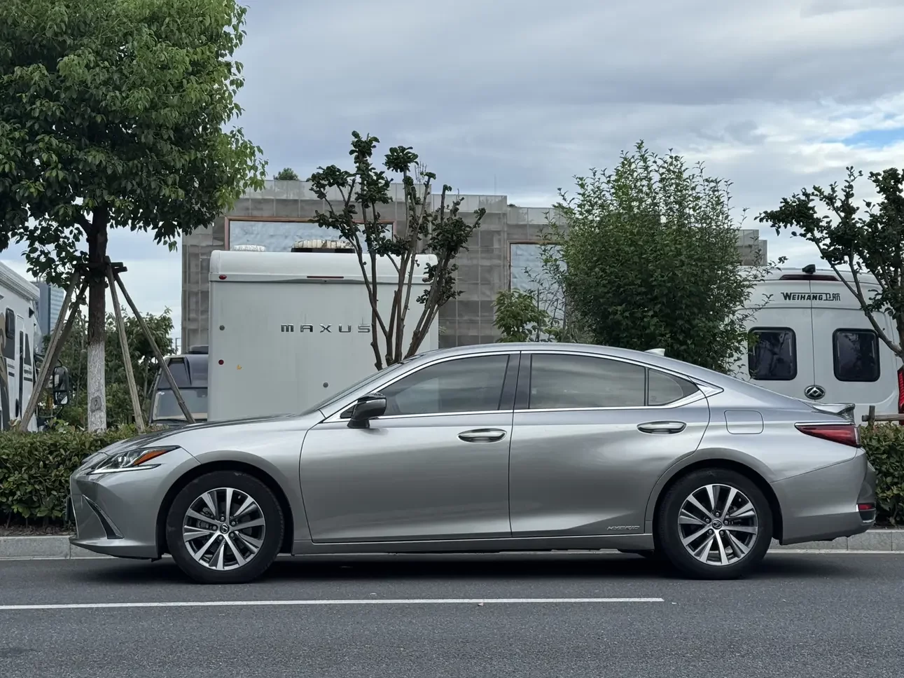 Lexus ES