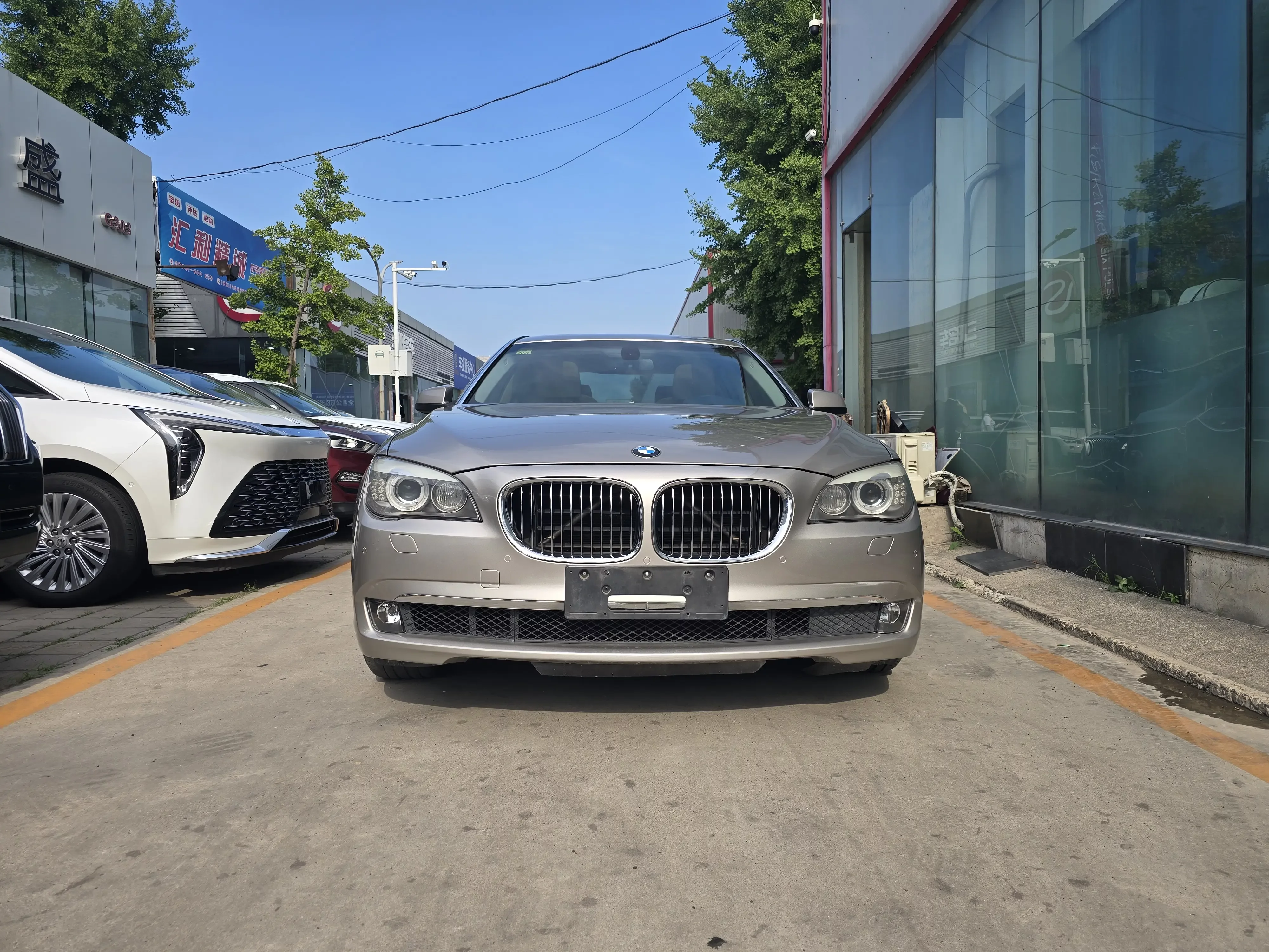 BMW 7 Series  из Китая