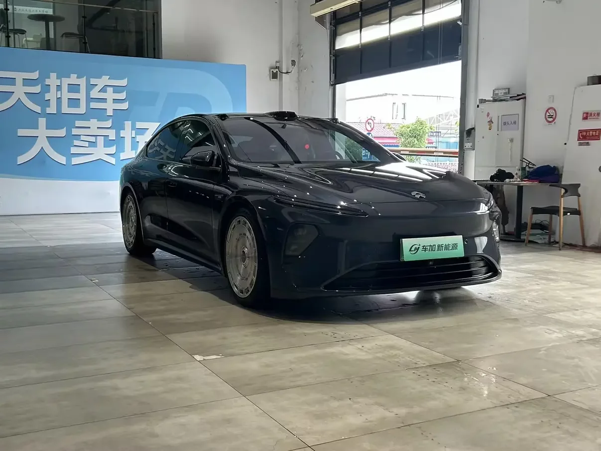 NIO ET7