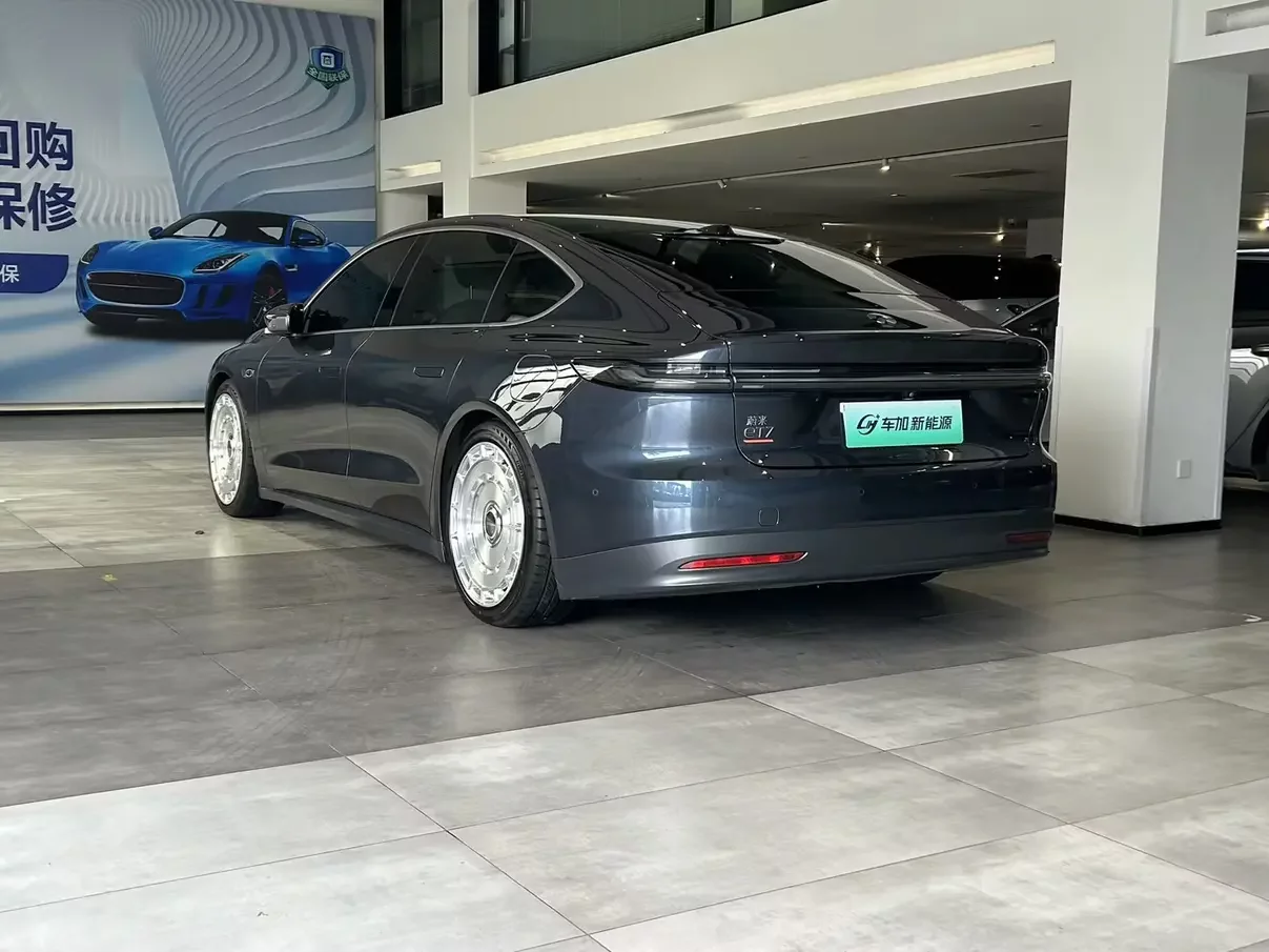 NIO ET7