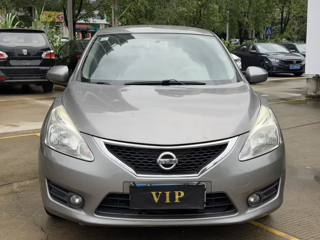Nissan Tiida  из Китая